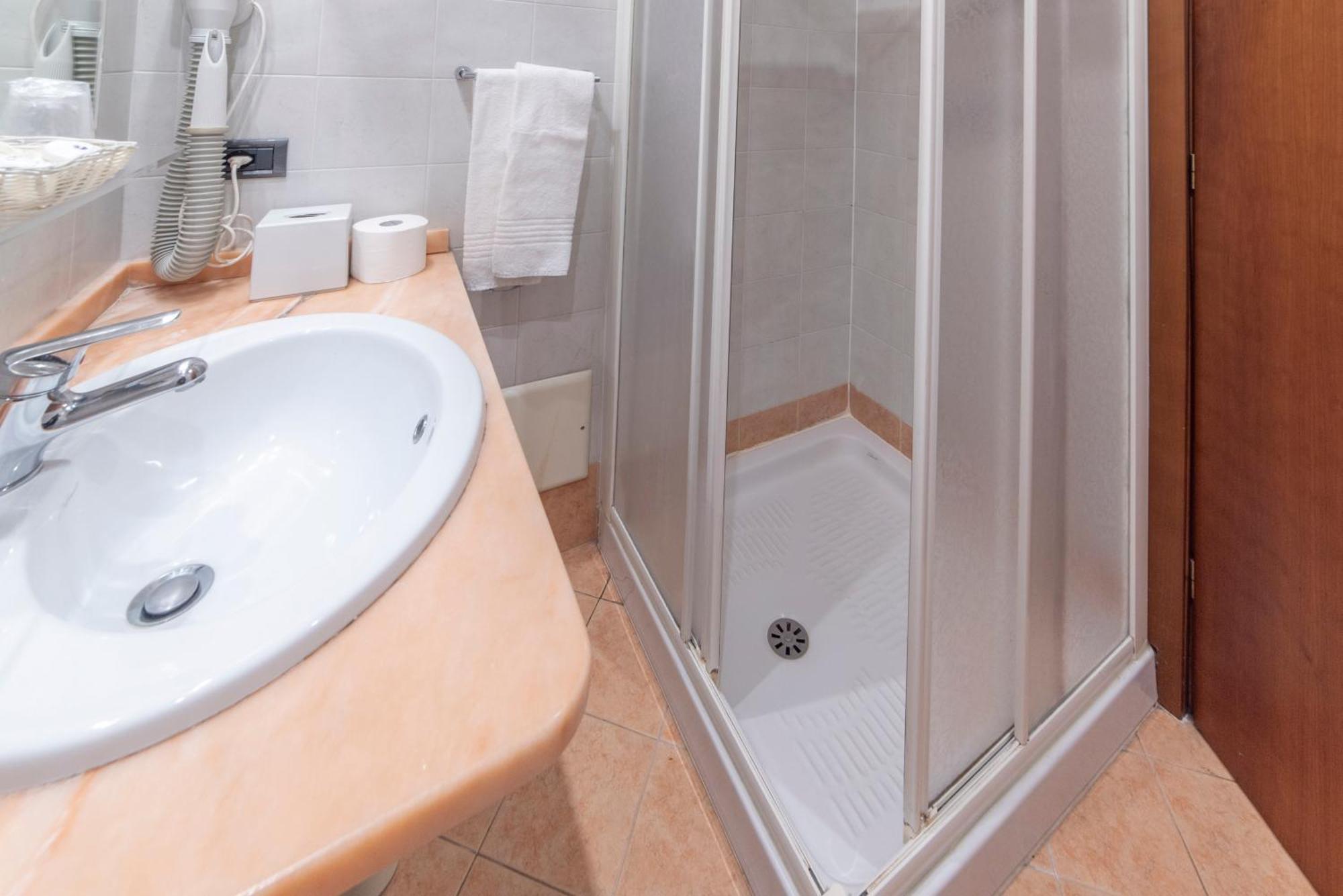 Hotel Bettina Mergozzo Extérieur photo